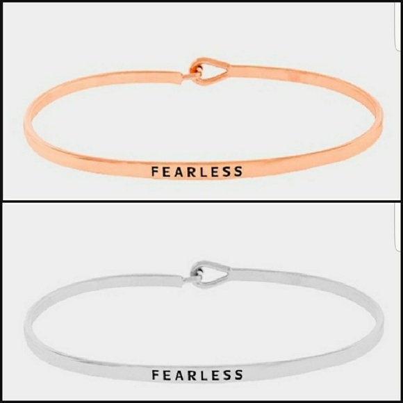 GOLD "FEARLESS" BRACELET - Picture 2 of 4